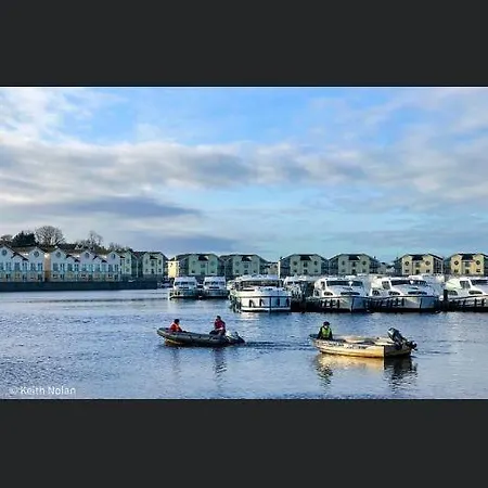Parisian Style Townhouse Holiday home Carrick-on-Shannon