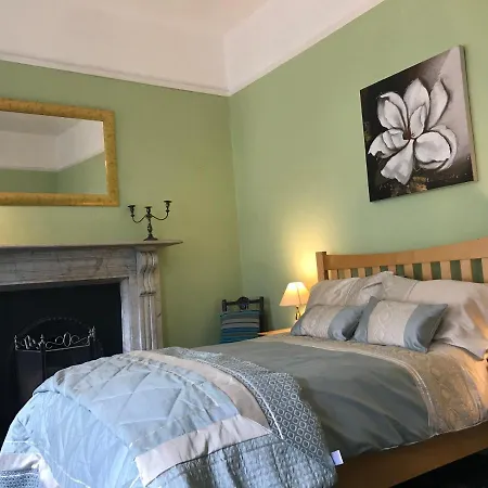 Parisian Style Townhouse Semesterbostad Carrick on Shannon